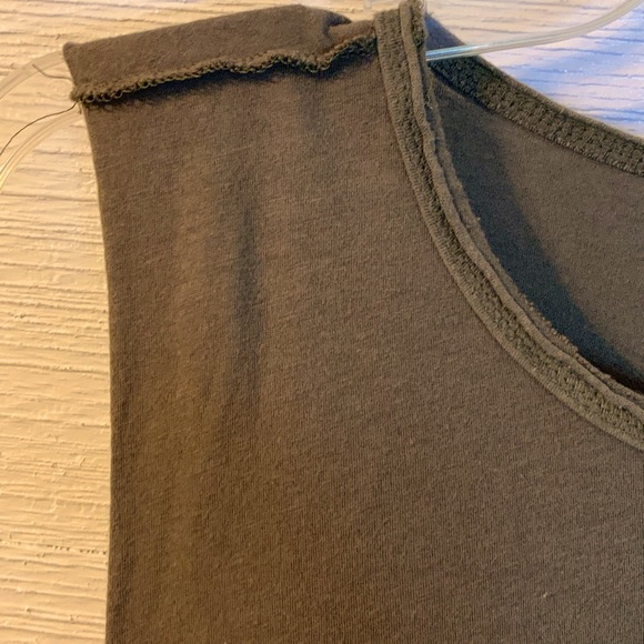 Sleeveless Tee by Forever 21.  Size Medium. - Picture 3 of 8